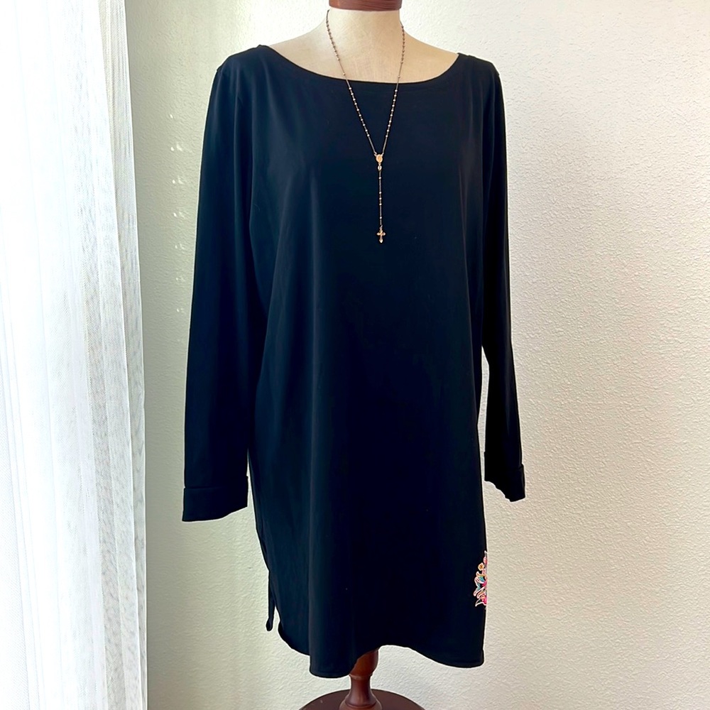 VICTORIAS SECRET tee shirt night shirt